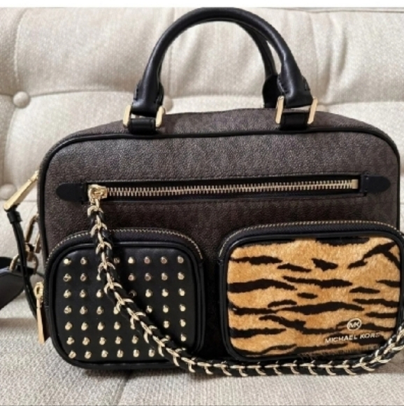 Michael Kors Signature Elliot Studded Messenger Bag Brown Tiger Print Calf Hair - Picture 7 of 9